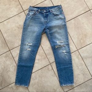 Levi’s 501 Distressed Medium Wash Jeans Size 27